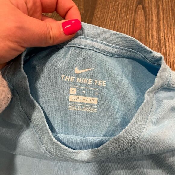 NWOT Nike Dri-Fit T-Shirt Short Sleeve Relaxed Fit Crew Neck Pullover Blue M - Picture 3 of 5